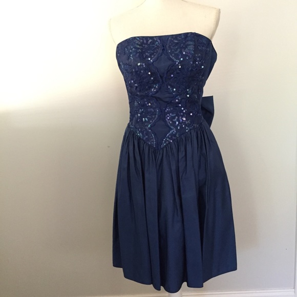 Vintage Bow in Back Prom Dress